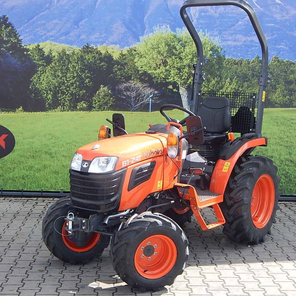 Kubota, model B1241 4WD