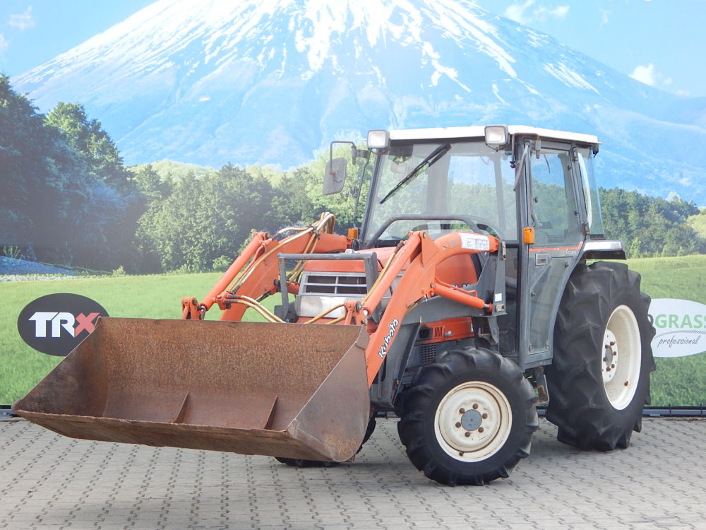 Kubota, model GL32, nr. ramy:26600 4WD+KAB+TUR