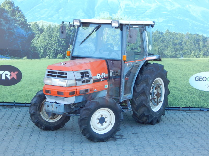 Kubota, model GL32, nr. ramy: 28944 4WD+ KAB AC