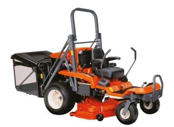 Kubota, model GZD15 HD z wysokim wysypem