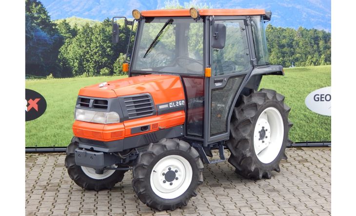 Kubota, model GL260, nr. ramy: 34735 4WD+KABINA