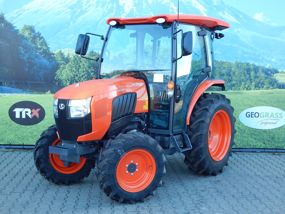 Kubota, model L2-452 z japońska kabiną AC